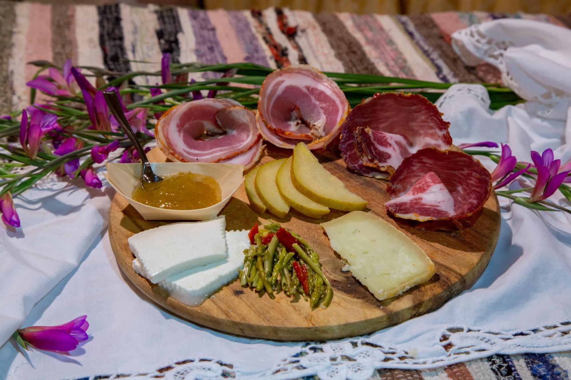 Agriturismo Terra E Sapori Campodipietra Luaran gambar
