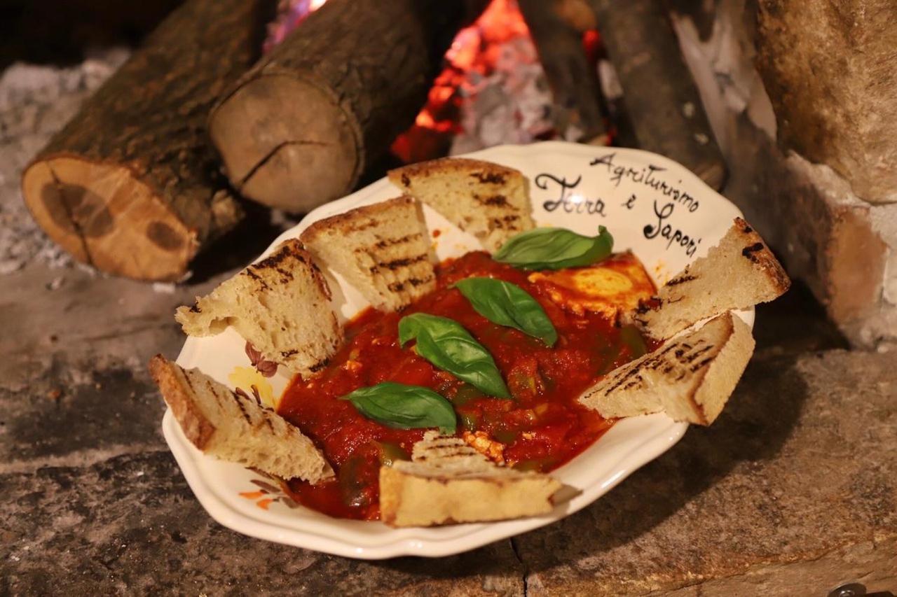 Agriturismo Terra E Sapori Campodipietra Luaran gambar