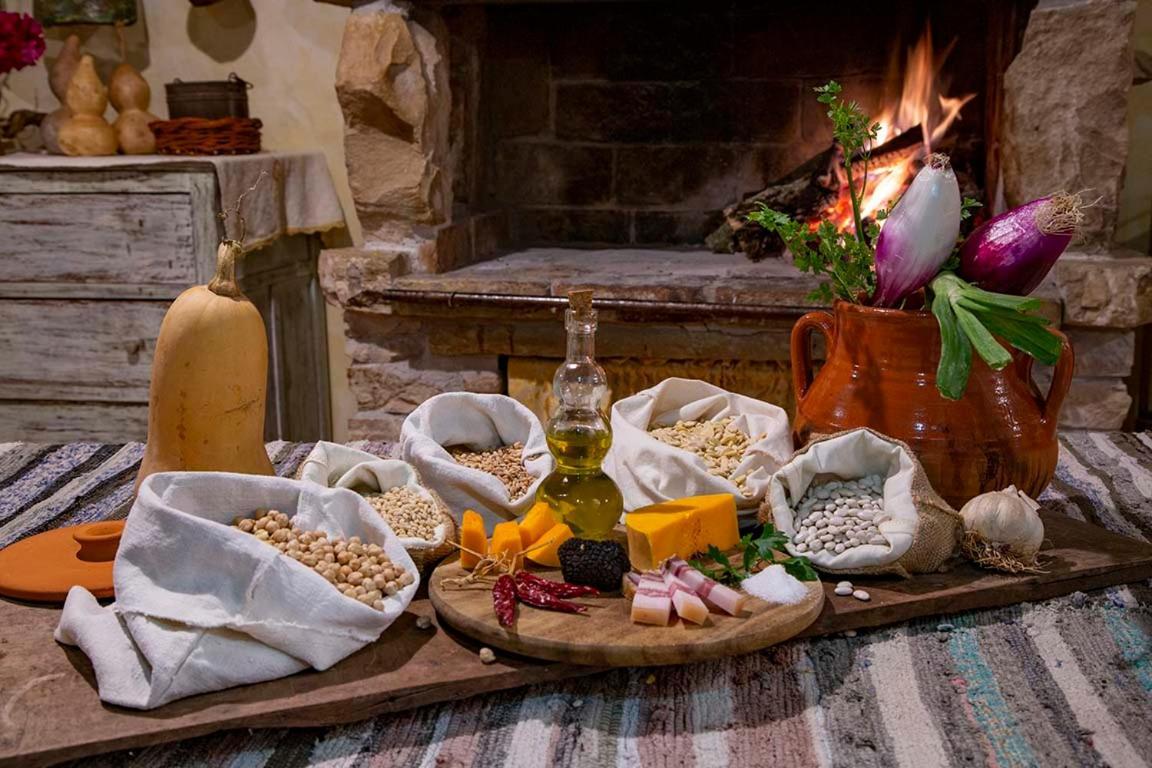 Agriturismo Terra E Sapori Campodipietra Luaran gambar